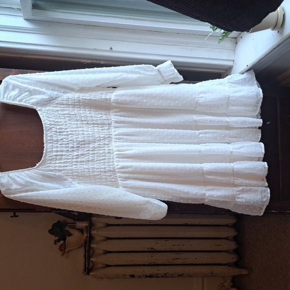 Ultra Flirt Womans Size 2X White Swiss Dot Smocked Tiered V Neck Summer Dress - Picture 5 of 5